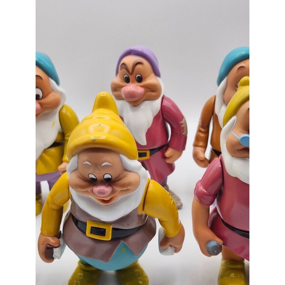 Vintage Disney Snow White & The Seven Dwarfs Figurines Poseable - Picture 3 of 8